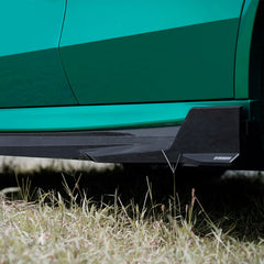 SOOQOO BMW X5M F95 carbon fibre side skirt - rear three-quarter view