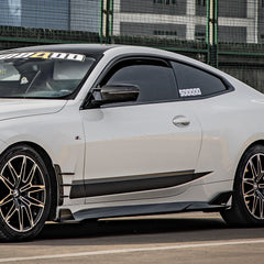 SOOQOO BMW 4 Series G22 carbon fibre side skirt - close-up of carbon fibre weave detail