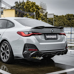 SOOQOO BMW 4 Series G26 carbon fibre rear diffuser - close-up of carbon fibre weave detail