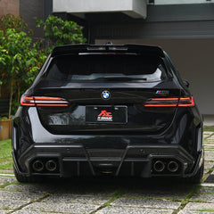SOOQOO BMW M5 G99 carbon fibre spoiler - close-up of carbon fibre weave detail