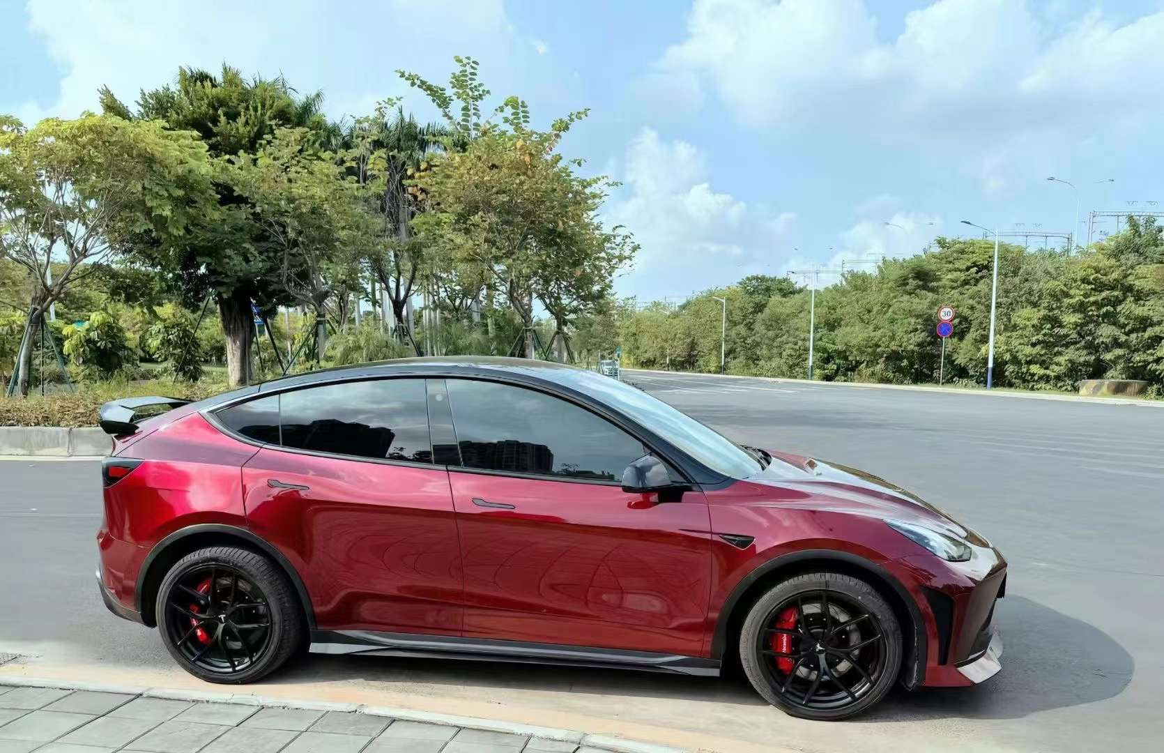 Robot "STARSHIP" Wheel Arches For Tesla Model Y / Performance