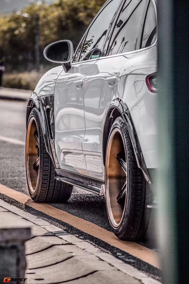 CMST Carbon Fiber Side Skirts Ver.1 for Porsche Macan & Macan S & Macan GTS 2015-2021