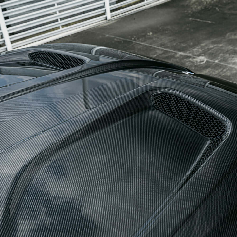 SOOQOO BMW M5 G90 carbon fibre hood - top-down view showing panel alignment