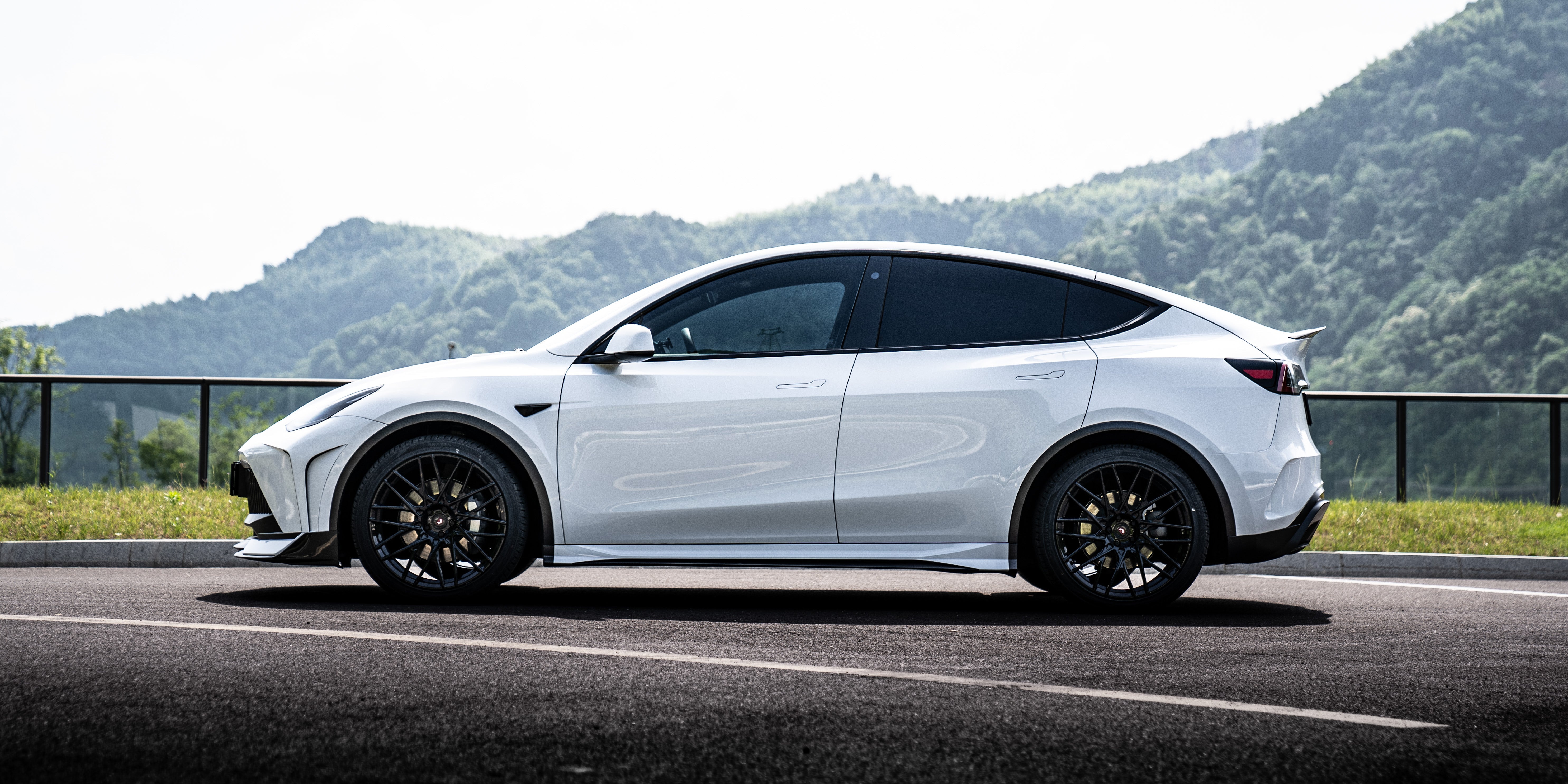 Robot "STARSHIP" Rear Bumper & Diffuser For Tesla Model Y / Performance