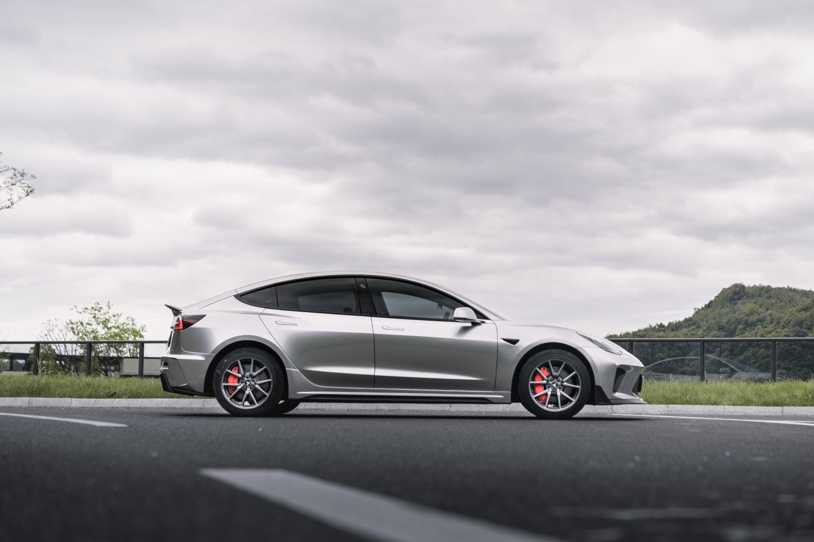 Robot "HACKER"  Narrow Body Side Skirts For Tesla Model 3