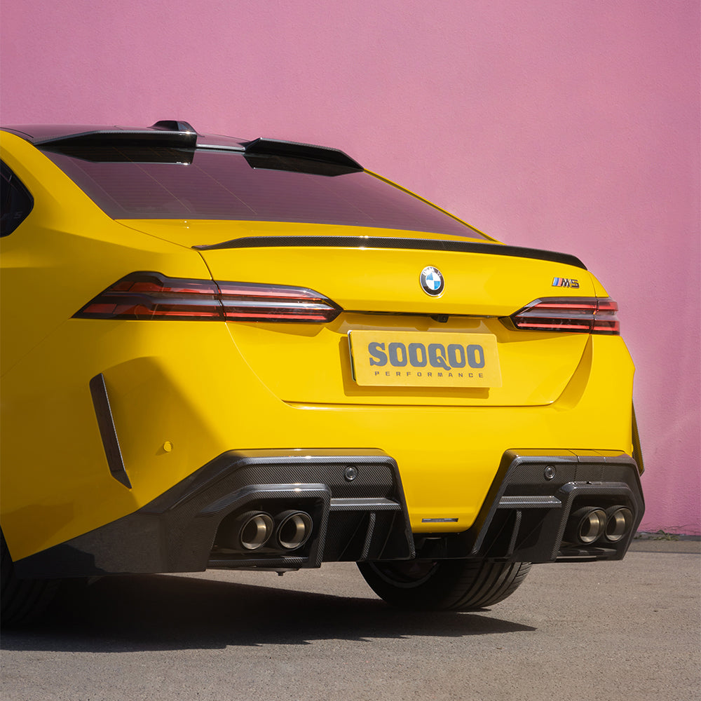 SOOQOO BMW M5 G90 carbon fibre rear diffuser - top-down view showing panel alignment