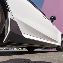 SOOQOO BMW M5 G90 carbon fibre side skirt - rear three-quarter view