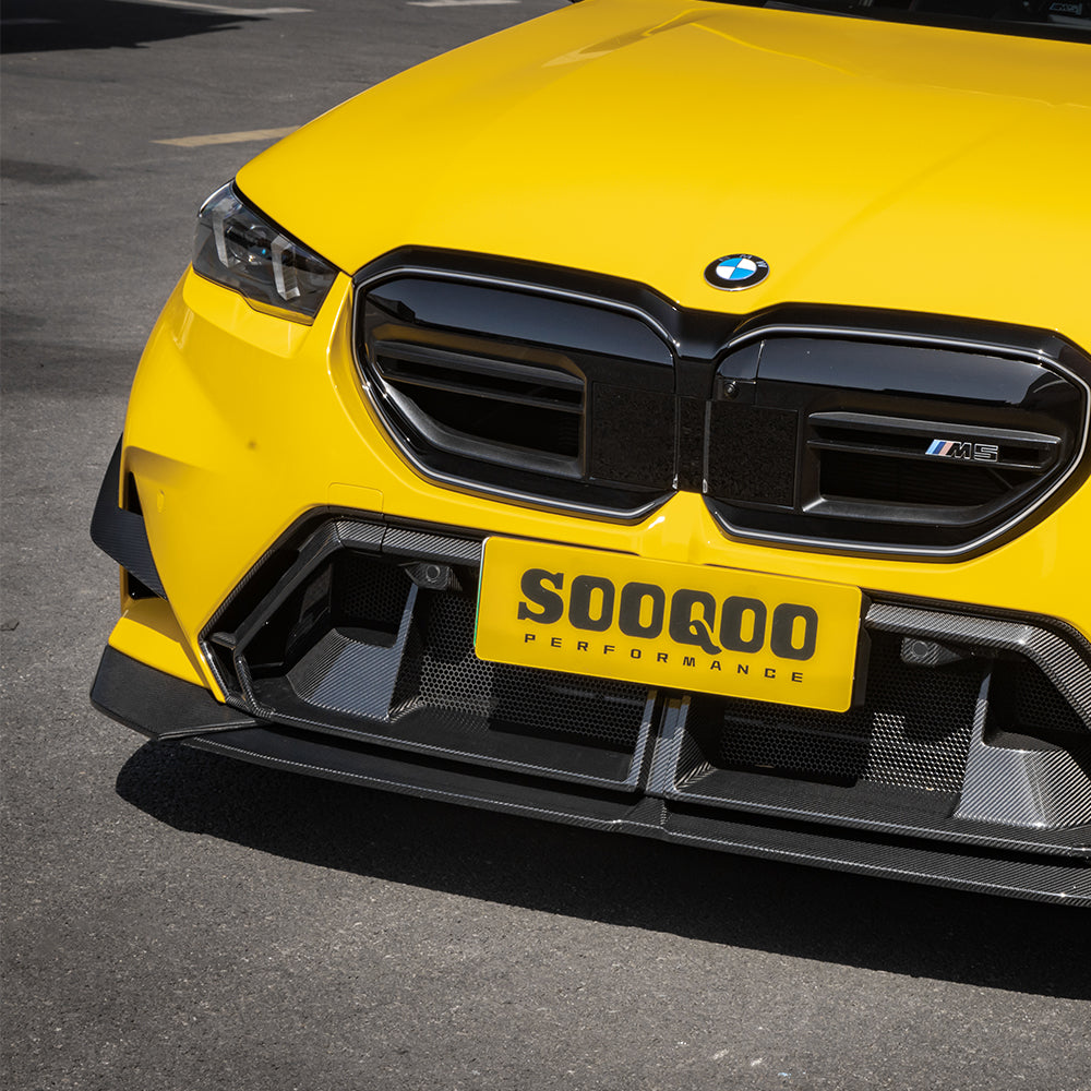 SOOQOO BMW M5 G90 carbon fibre front splitter - top-down view showing panel alignment
