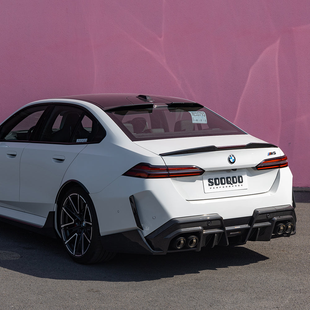 SOOQOO BMW M5 G90 carbon fibre spoiler - full vehicle shot with part installed