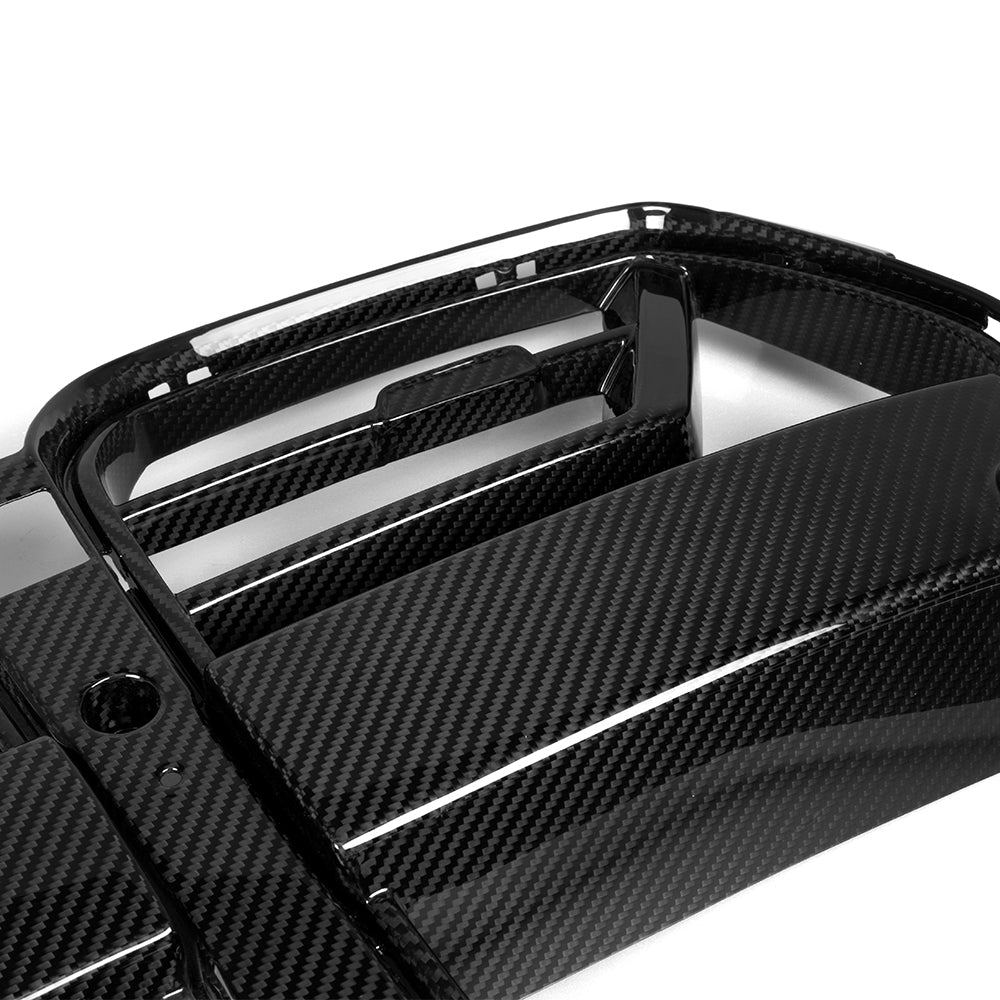 SOOQOO BMW M3 G80 carbon fibre grille - installation fitment view