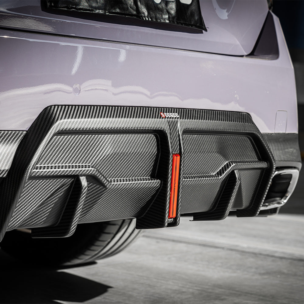 SOOQOO BMW 2 Series G42 carbon fibre rear diffuser - close-up of carbon fibre weave detail
