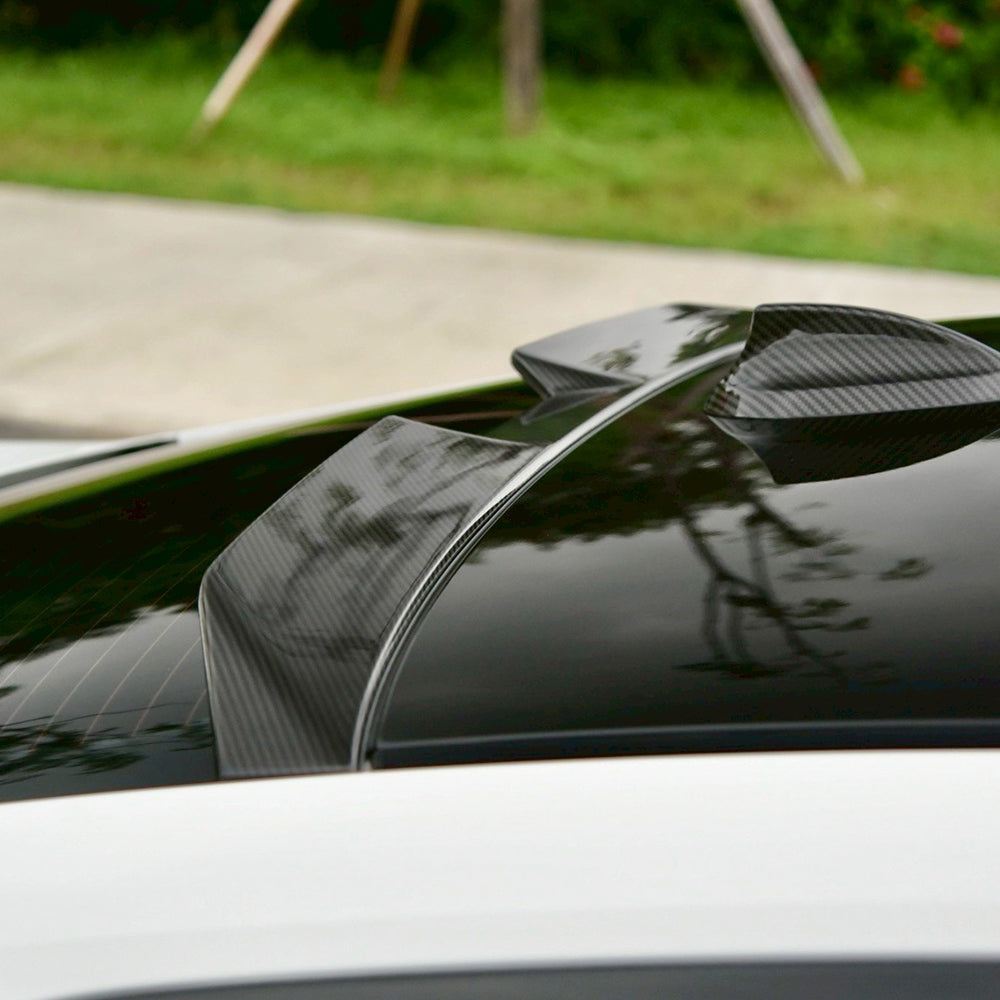 SOOQOO BMW M4 G82 carbon fibre spoiler - close-up of carbon fibre weave detail
