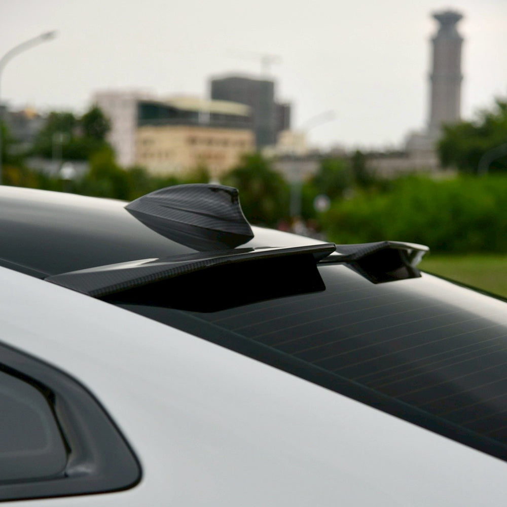 SOOQOO BMW M4 G82 carbon fibre spoiler - top-down view showing panel alignment