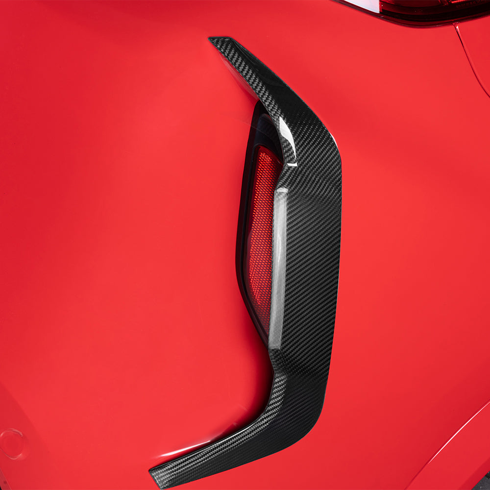 SOOQOO BMW X6M F96 carbon fibre rear vent trim - close-up of carbon fibre weave detail