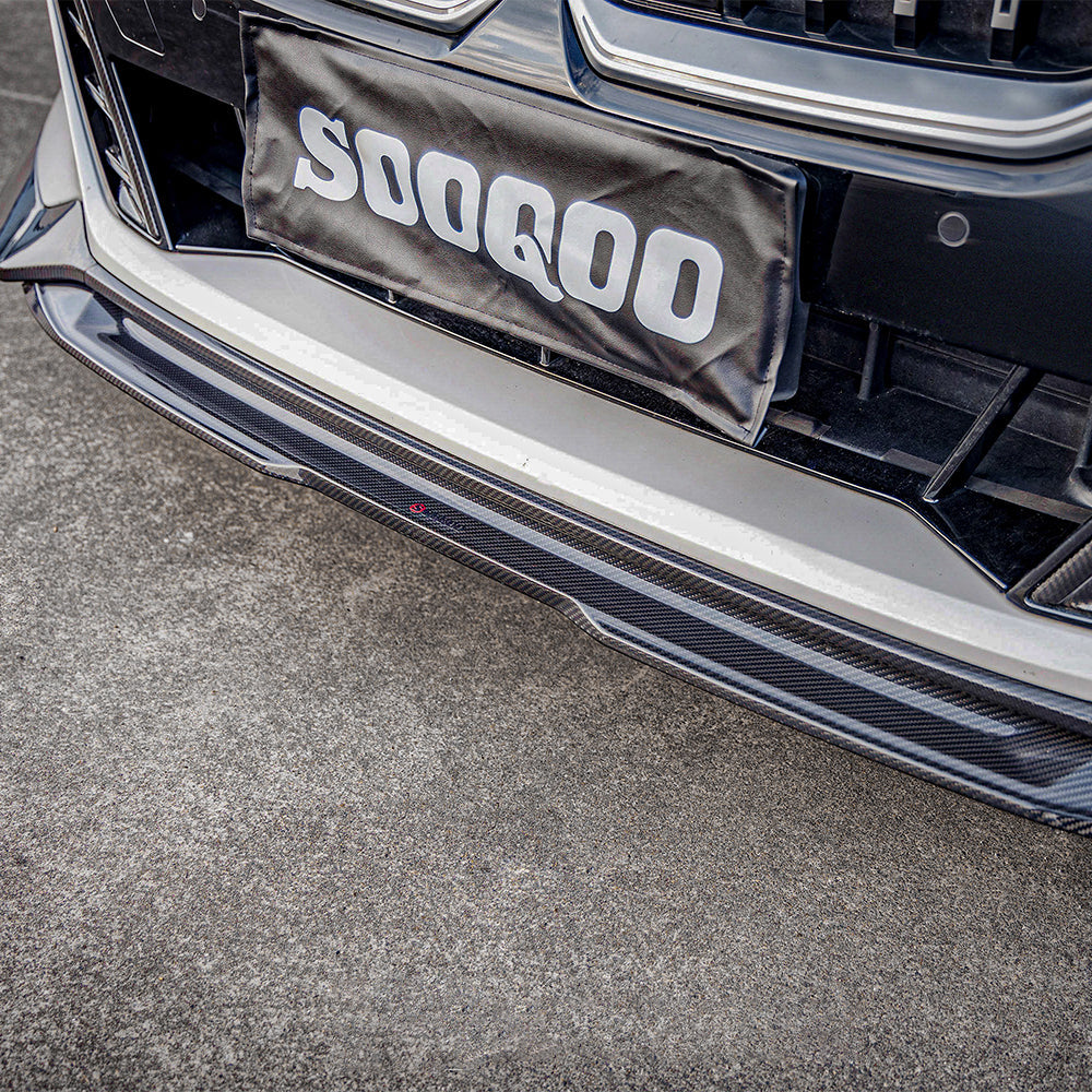 SOOQOO BMW 5 Series G60 carbon fibre front splitter - close-up of carbon fibre weave detail