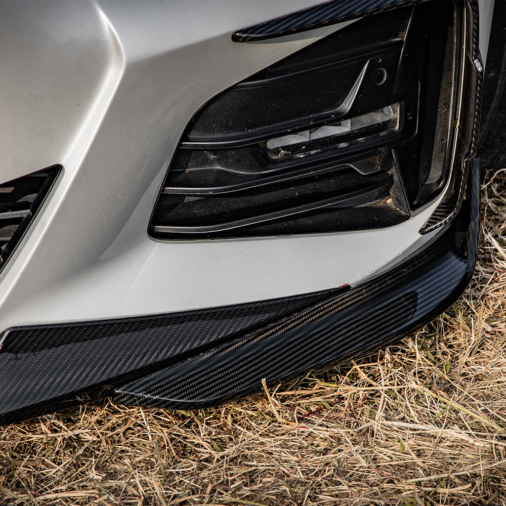 SOOQOO BMW 4 Series G22 carbon fibre front splitter - top-down view showing panel alignment