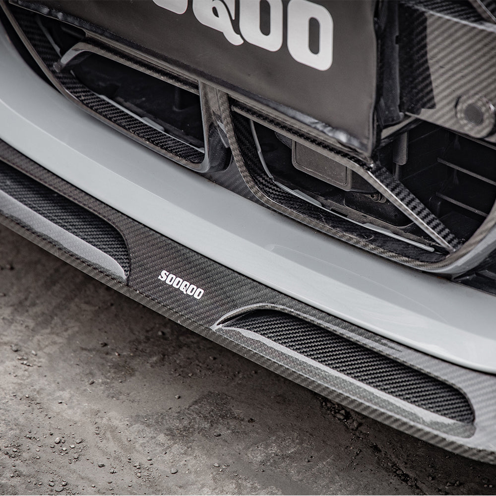 SOOQOO BMW 4 Series G26 carbon fibre front splitter - close-up of carbon fibre weave detail