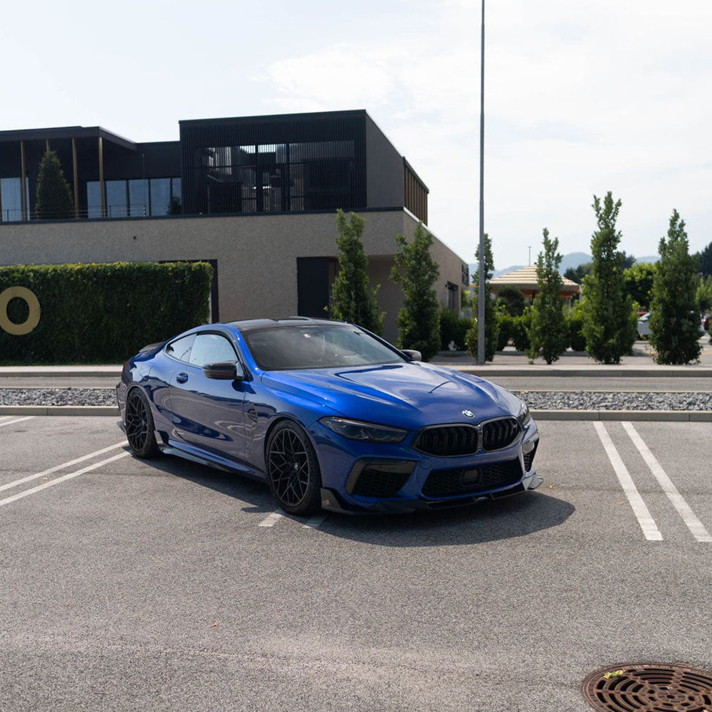 SOOQOO BMW M8  carbon fibre front splitter - close-up of carbon fibre weave detail