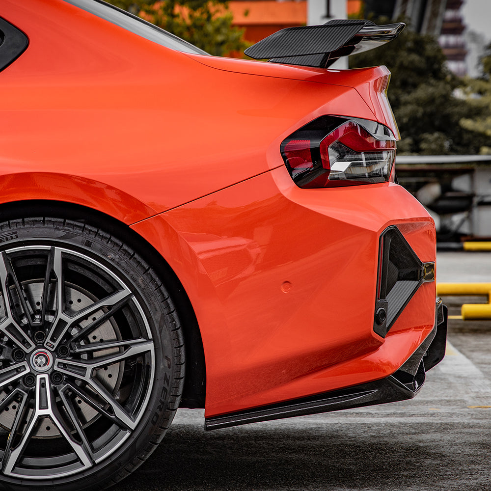 SOOQOO BMW M2 G87 carbon fibre rear diffuser - top-down view showing panel alignment
