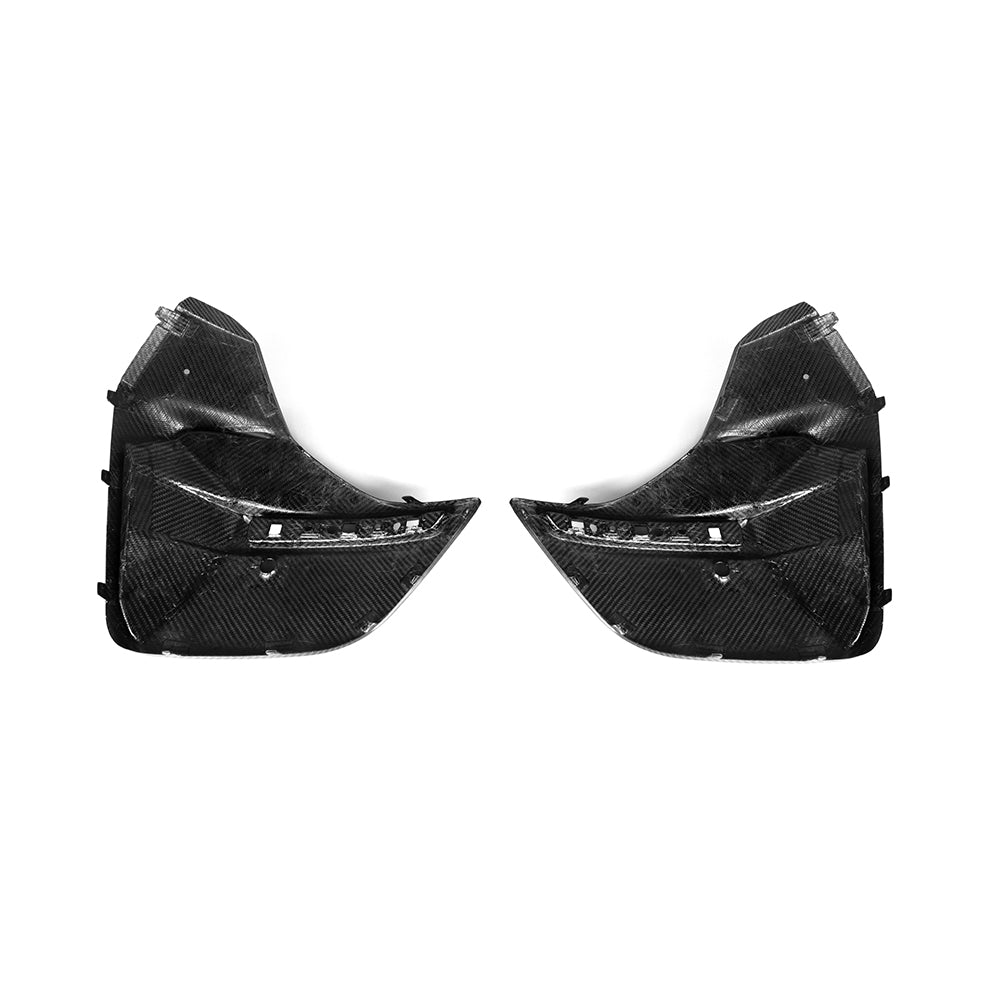 SOOQOO BMW 4 Series G26 carbon fibre rear diffuser - detail shot of mounting points