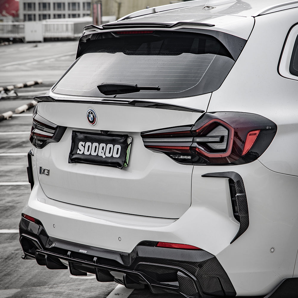SOOQOO BMW X3 G01 carbon fibre spoiler - top-down view showing panel alignment