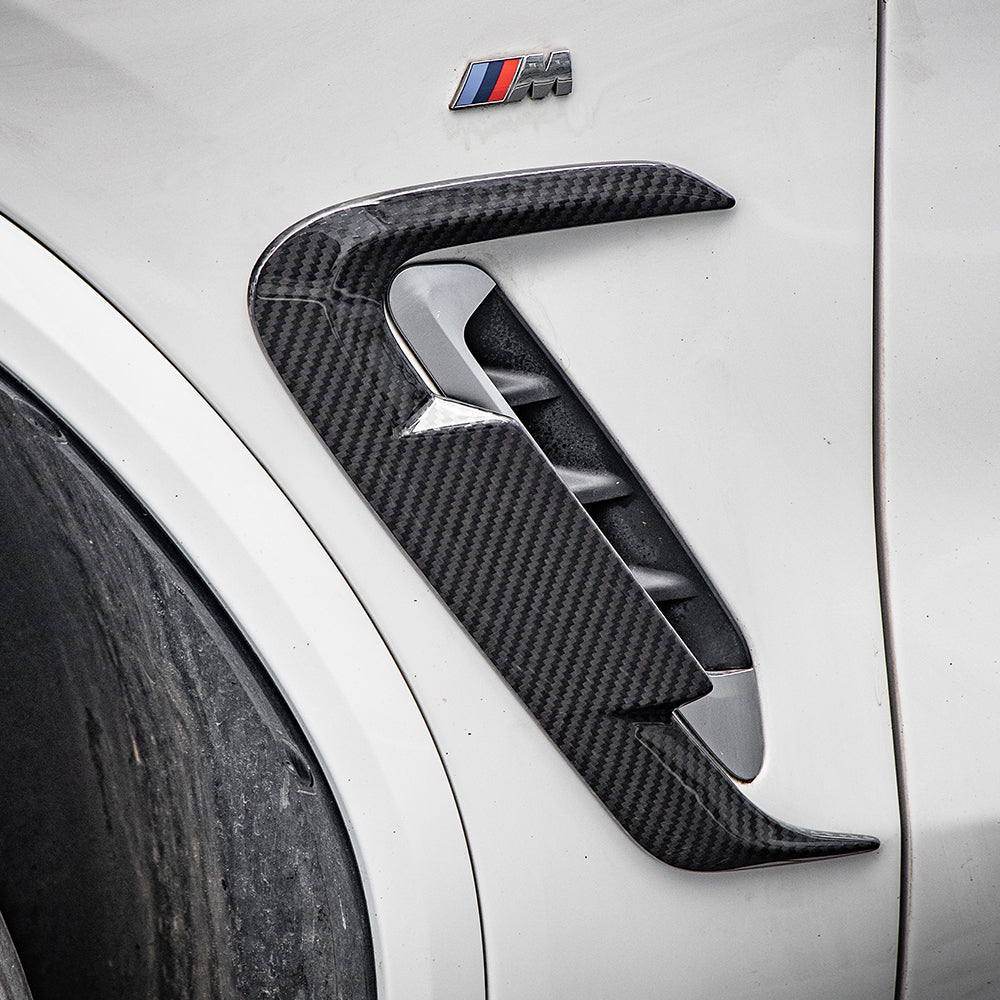 SOOQOO BMW X3 G01 carbon fibre side fender - rear three-quarter view