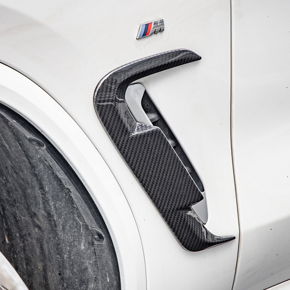SOOQOO BMW X3 G01 carbon fibre side fender - close-up of carbon fibre weave detail