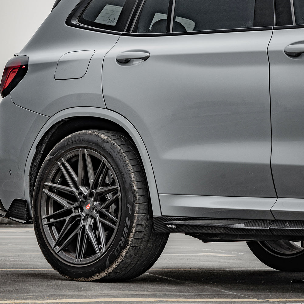SOOQOO BMW X3M F97 carbon fibre side skirt - close-up of carbon fibre weave detail