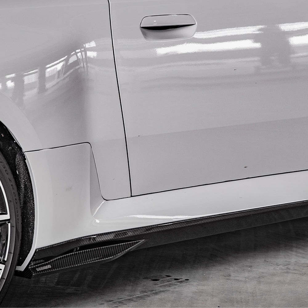 SOOQOO BMW M2 G87 carbon fibre side skirt - top-down view showing panel alignment