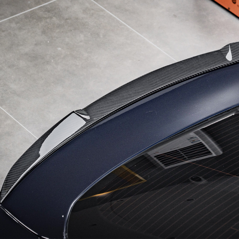 SOOQOO BMW 4 Series G26 carbon fibre spoiler - top-down view showing panel alignment