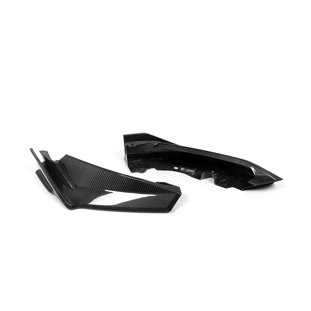 SOOQOO BMW M3  carbon fibre front splitter - detail shot of mounting points