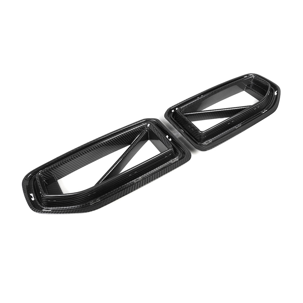 SOOQOO BMW M2 G87 carbon fibre grille - detail shot of mounting points
