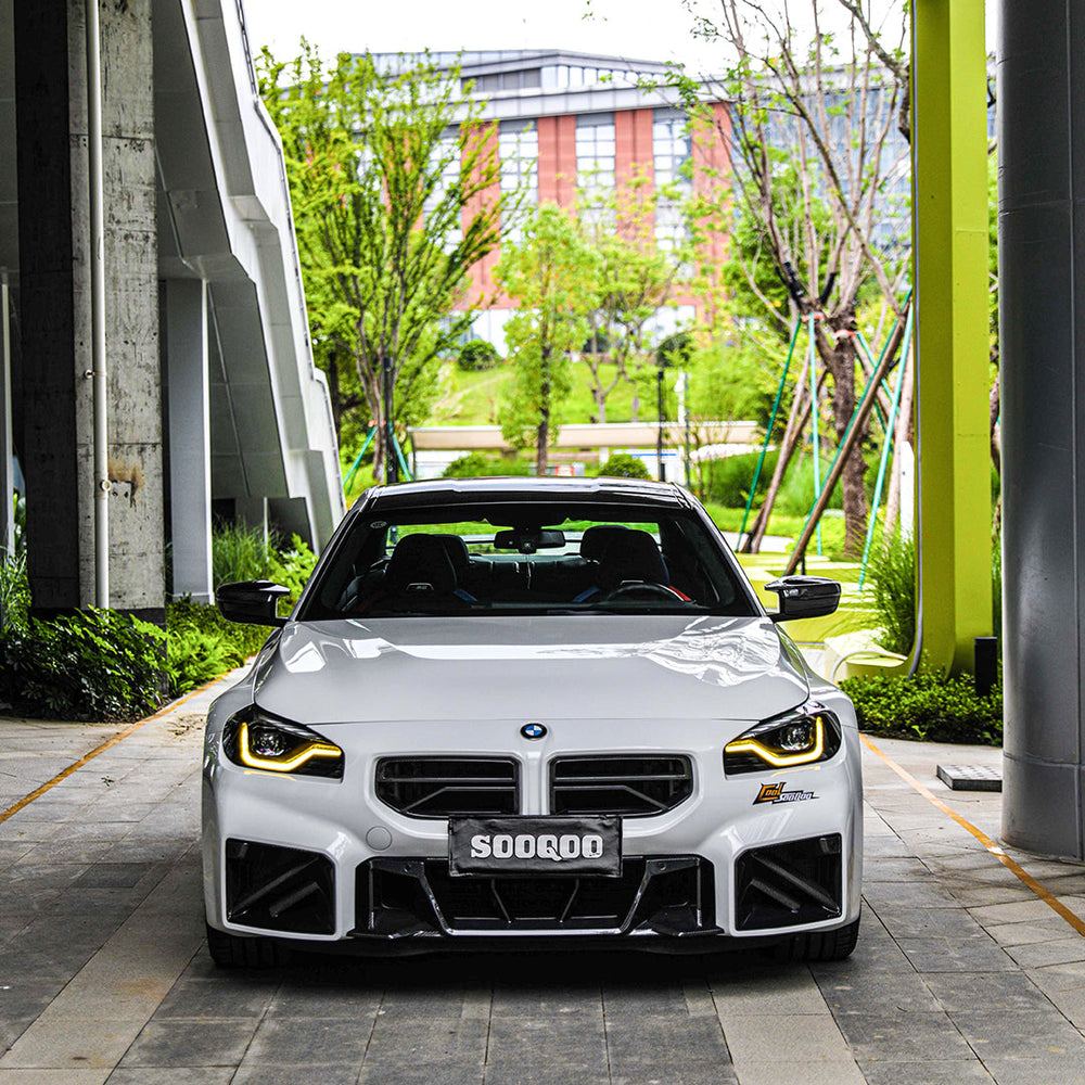SOOQOO BMW M2 G87 carbon fibre grille - close-up of carbon fibre weave detail