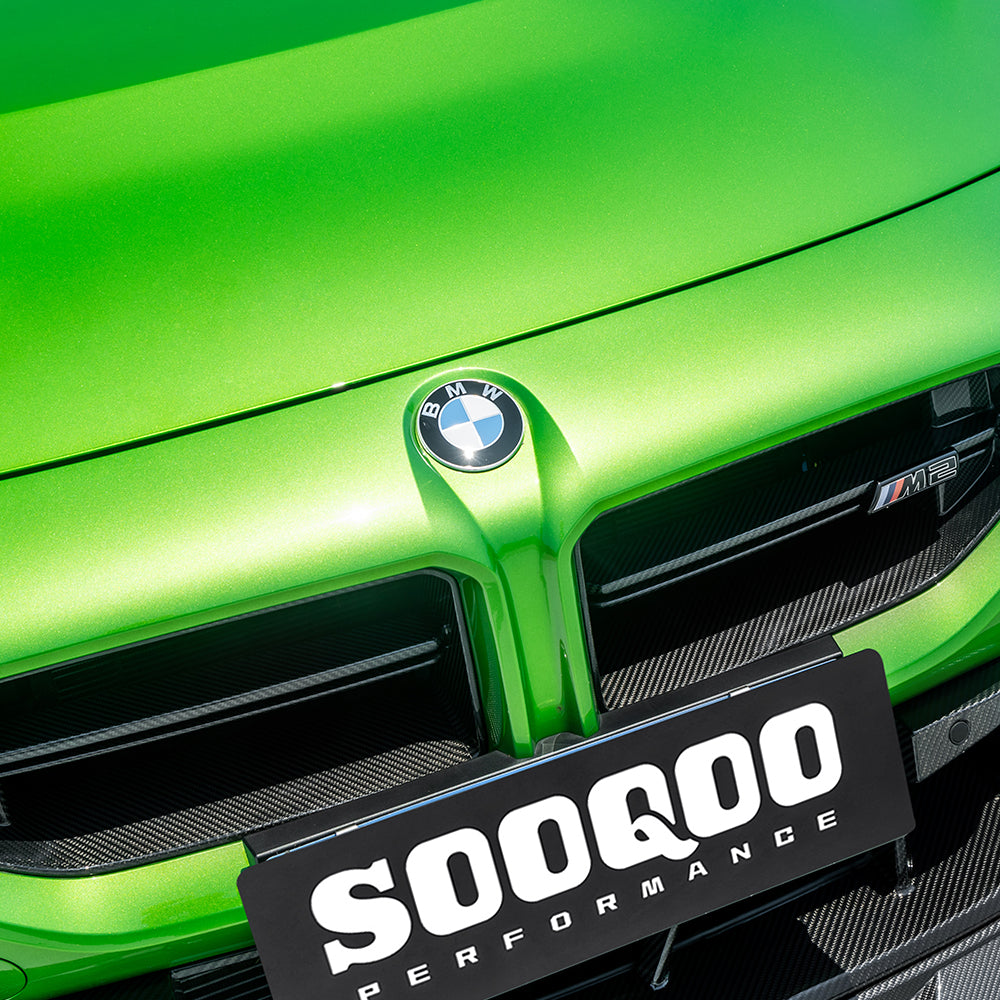 SOOQOO BMW M2 G87 carbon fibre grille - close-up of carbon fibre weave detail