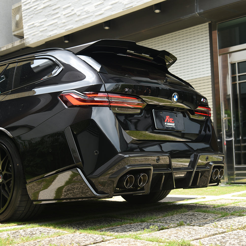 SOOQOO BMW M5 G99 carbon fibre spoiler - top-down view showing panel alignment