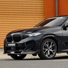 SOOQOO BMW X6 G06 carbon fibre front splitter - close-up of carbon fibre weave detail