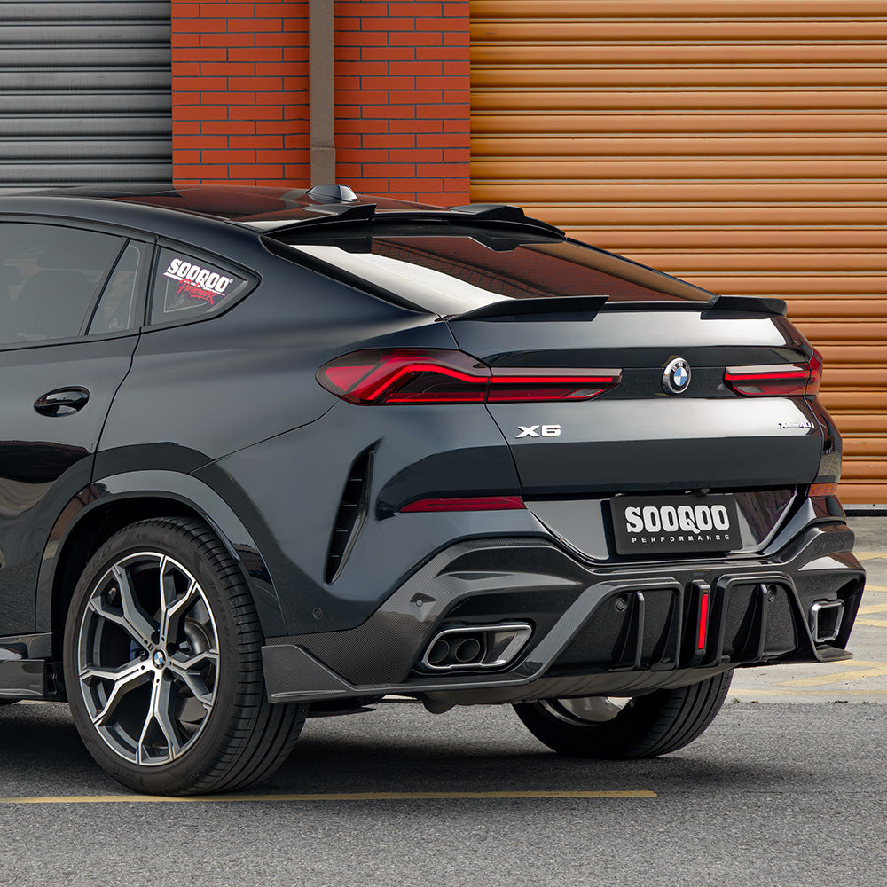 SOOQOO BMW X6 G06 carbon fibre rear diffuser - close-up of carbon fibre weave detail