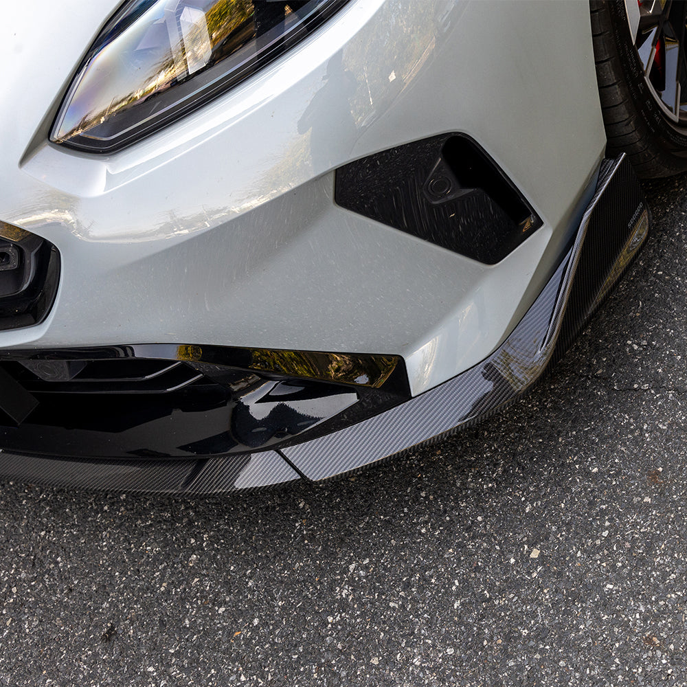 SOOQOO BMW 2 Series F74 carbon fibre front splitter - close-up of carbon fibre weave detail