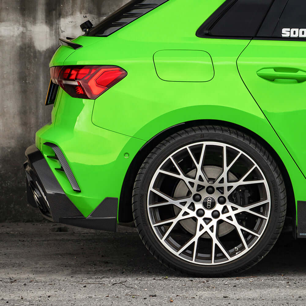 SOOQOO Audi RS3  carbon fibre rear diffuser - top-down view showing panel alignment