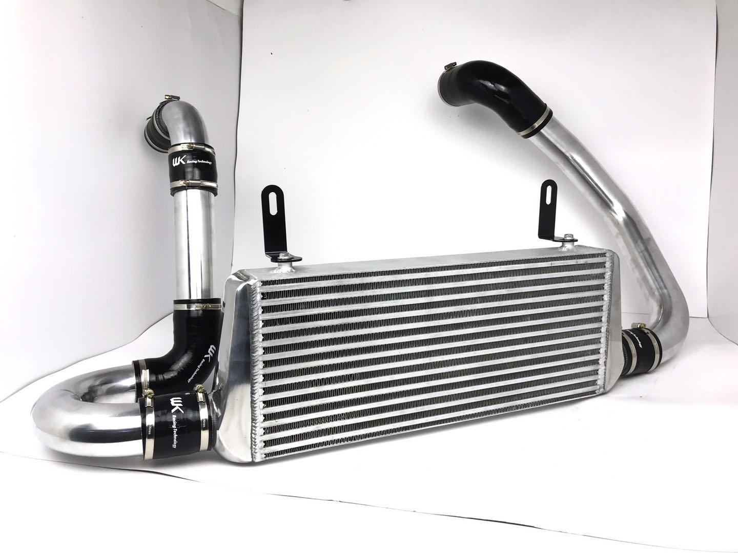 BMW BMW-E46 318 325 330 M3 transplanted Toyota 1JZ 2JZ engine dedicated to increase the intercooler intake pipeline silicone tube